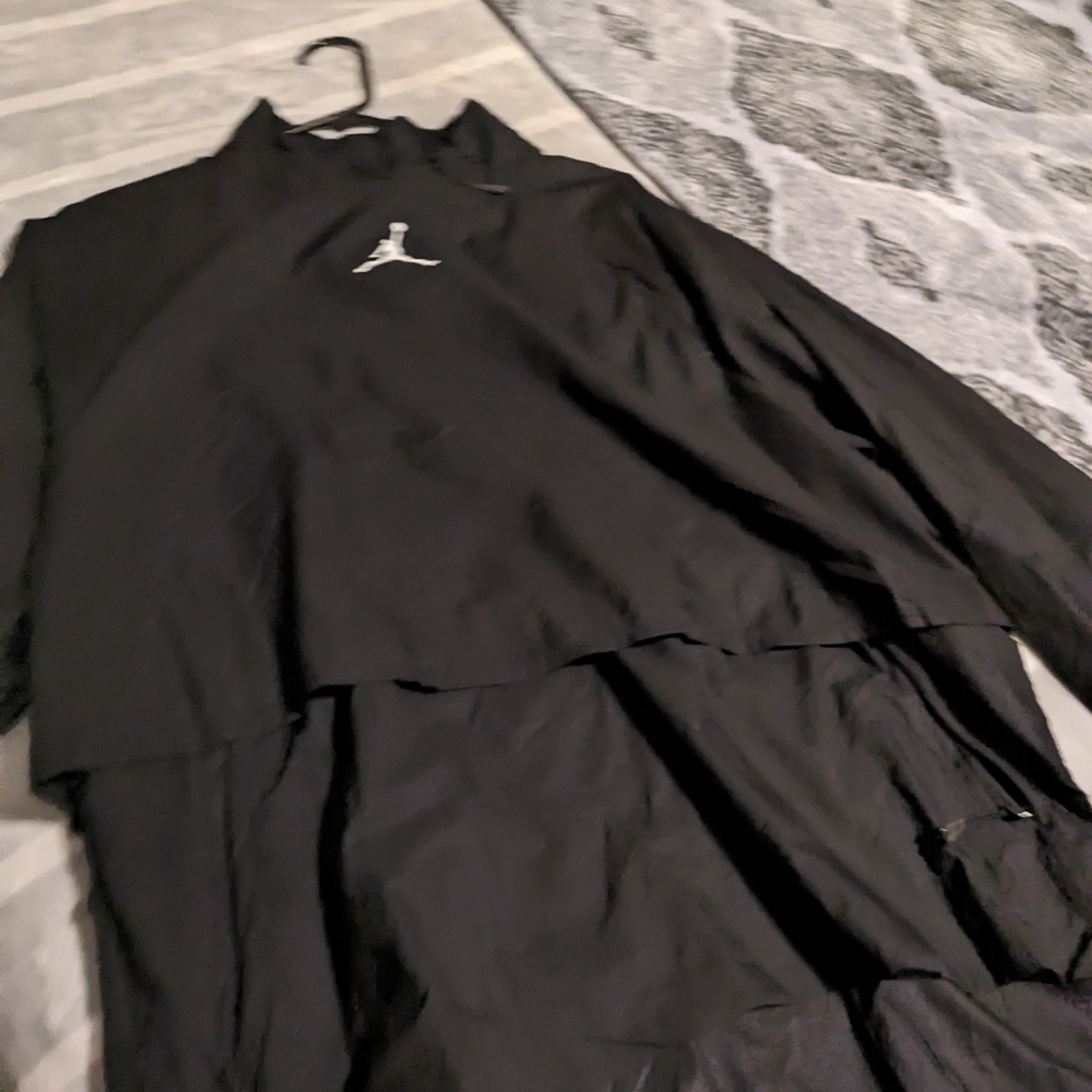 XL Jordan pullover wind breaker